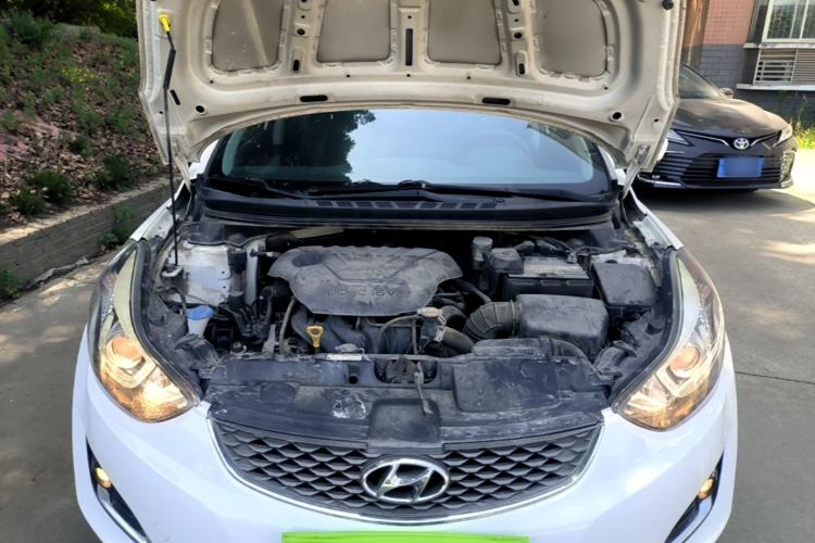 Used Hyundai Elantra (5th Generation / Langdong) 2016 1.6L Automatic Smart Version Engine Bay