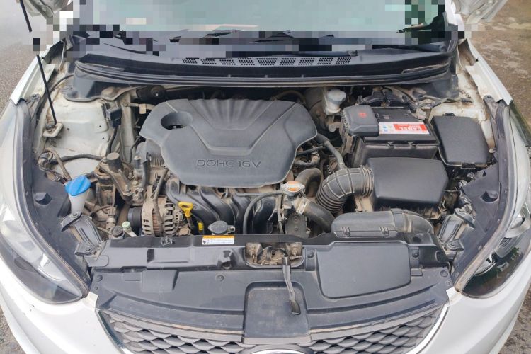 Used Hyundai Elantra (5th Generation / Langdong) 2016 1.6L Automatic Smart Version Engine Bay