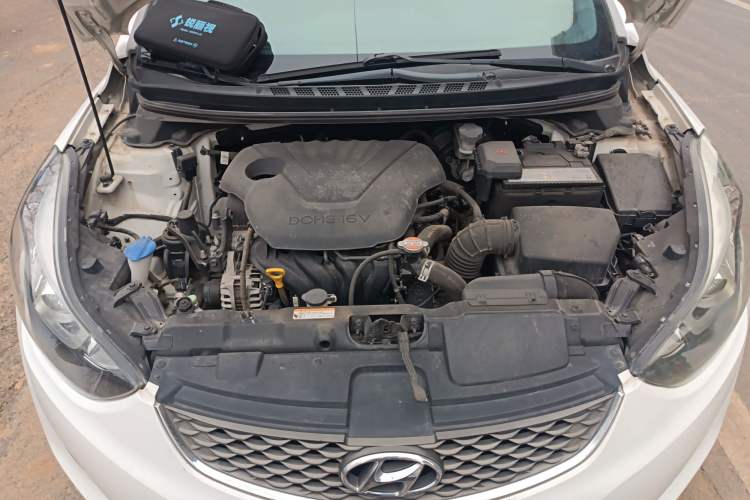 Used Hyundai Elantra (5th Generation / Langdong) 2016 1.6L Manual Luxury Model Engine Bay