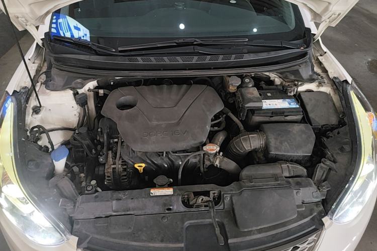 Used Hyundai Elantra (5th Generation / Langdong) 2016 1.6L Manual Luxury Model Engine Bay