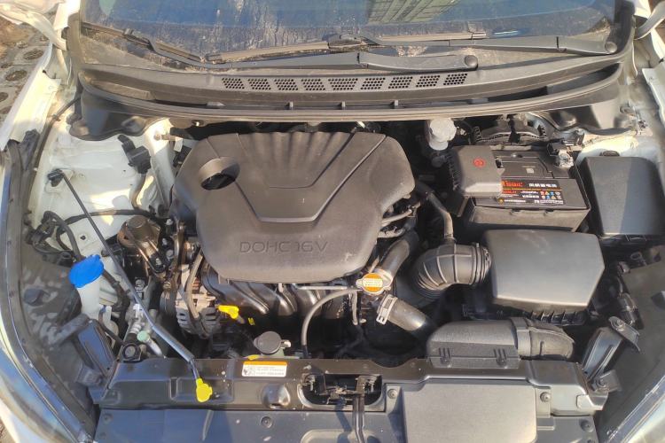Used Hyundai Elantra (5th Generation / Langdong) 2016 1.6L Automatic Smart Version Engine Bay