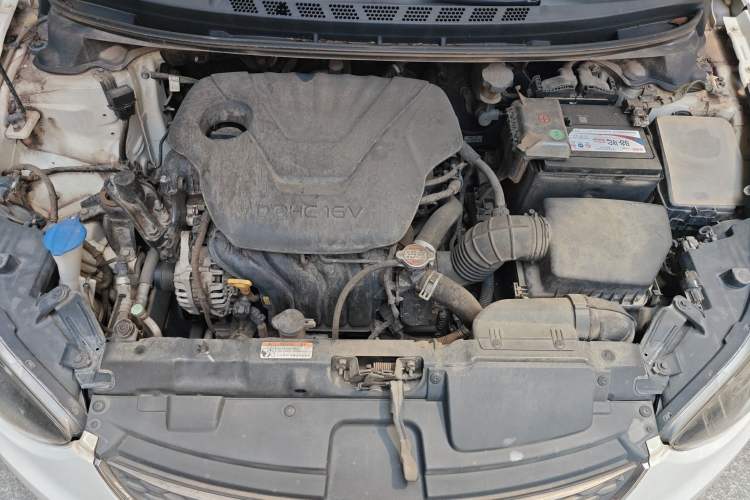 Used Hyundai Elantra (5th Generation / Langdong) 2016 1.6L Automatic Smart Version Engine Bay