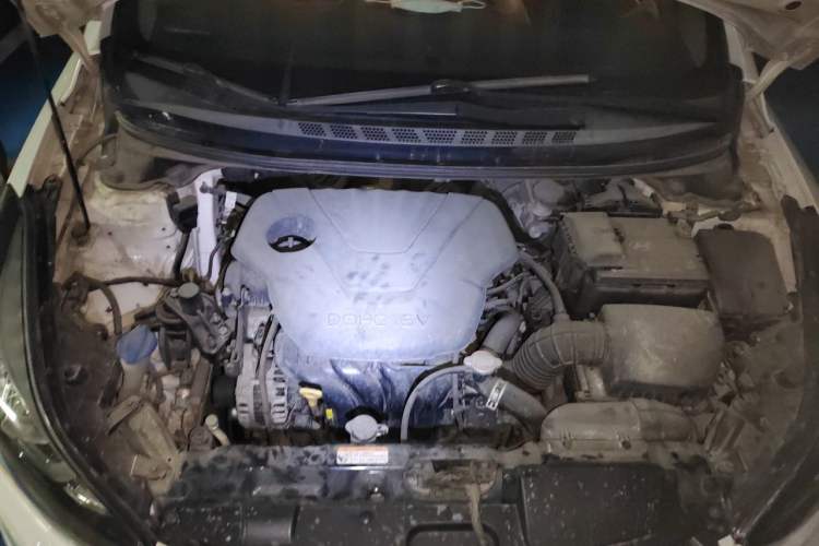Used Hyundai Elantra (5th Generation / Langdong) 2016 1.6L Automatic Prestige Model Engine Bay