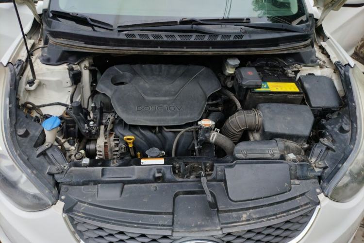 Used Hyundai Elantra (5th Generation / Langdong) 2016 1.6L Automatic Smart Version Engine Bay