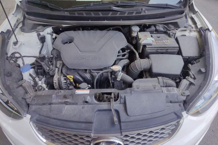 Used Hyundai Elantra (5th Generation / Langdong) 2016 1.6L Automatic Smart Version Engine Bay