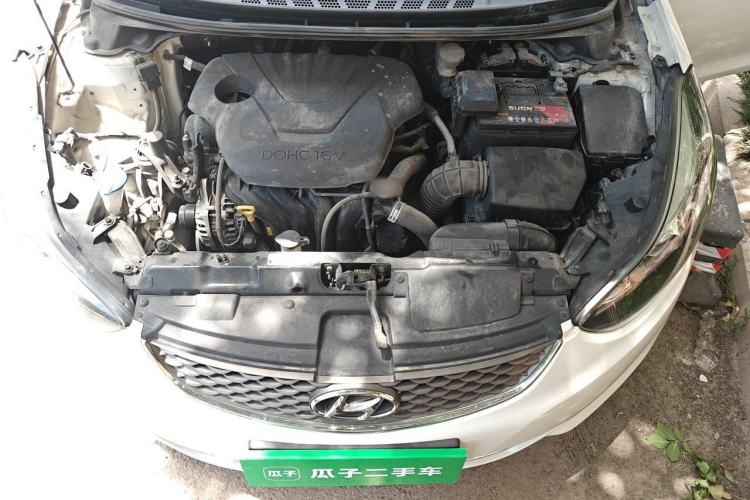 Used Hyundai Elantra (5th Generation / Langdong) 2016 1.6L Automatic Smart Version Engine Bay