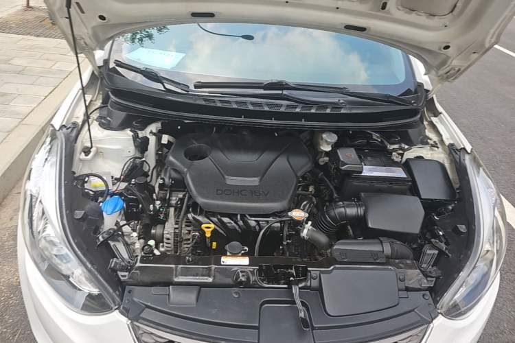 Used Hyundai Elantra (5th Generation / Langdong) 2016 1.6L Automatic Prestige Model Engine Bay