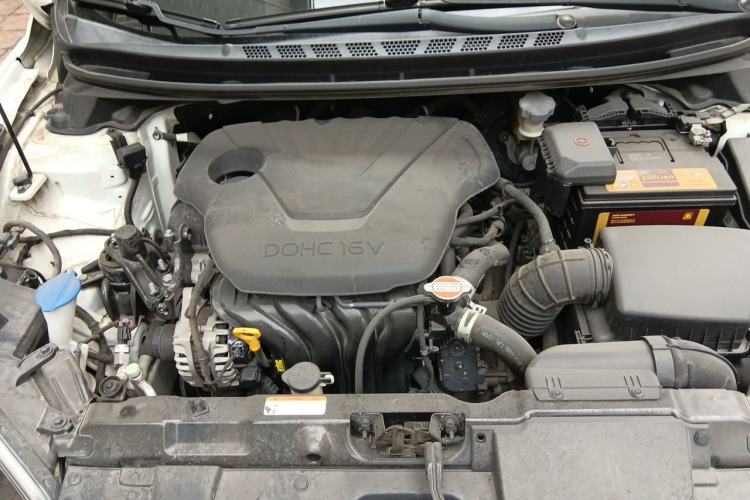 Used Hyundai Elantra (5th Generation / Langdong) 2016 1.6L Automatic Smart Version Engine Bay