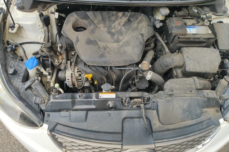 Used Hyundai Elantra (5th Generation / Langdong) 2016 1.6L Automatic Smart Version Engine Bay