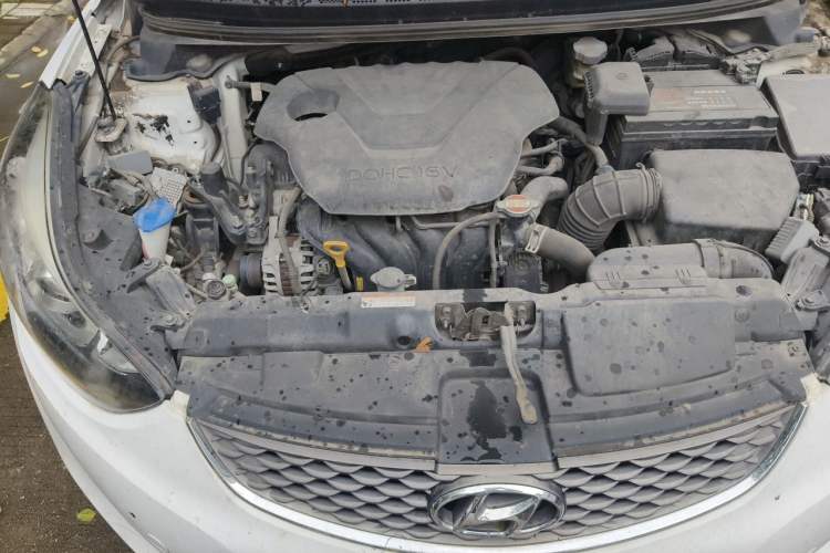 Used Hyundai Elantra (5th Generation / Langdong) 2016 1.6L Automatic Prestige Model Engine Bay
