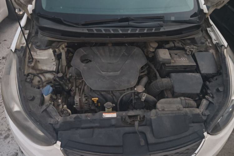 Used Hyundai Elantra (5th Generation / Langdong) 2016 1.6L Automatic Smart Version Engine Bay