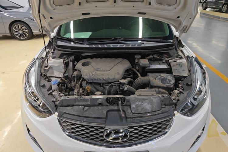 Used Hyundai Elantra (5th Generation / Langdong) 2016 1.6L Automatic Smart Version Engine Bay