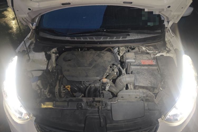Used Hyundai Elantra (5th Generation / Langdong) 2016 1.6L Automatic Smart Version Engine Bay
