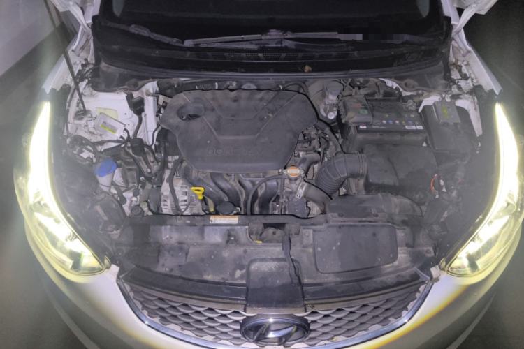 Used Hyundai Elantra (5th Generation / Langdong) 2016 1.6L Automatic Smart Version Engine Bay