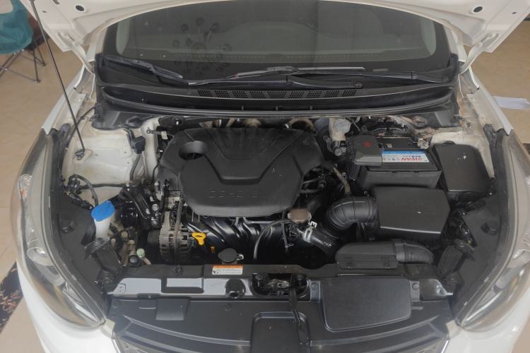 Used Hyundai Elantra (5th Generation / Langdong) 2016 1.6L Automatic Smart Version Engine Bay