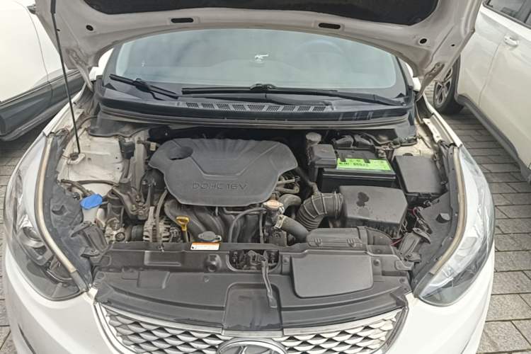 Used Hyundai Elantra (5th Generation / Langdong) 2016 1.6L Automatic Prestige Model Engine Bay