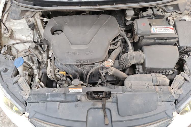 Used Hyundai Elantra (5th Generation / Langdong) 2016 1.6L Automatic Smart Version Engine Bay