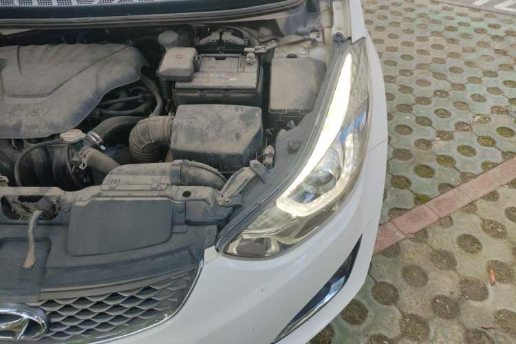 Used Hyundai Elantra (5th Generation / Langdong) 2016 1.6L Automatic Prestige Model Engine Bay Left
