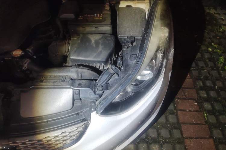 Used Hyundai Elantra (5th Generation / Langdong) 2016 1.6L Automatic Prestige Model Engine Bay Left