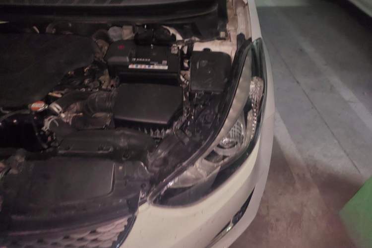 Used Hyundai Elantra (5th Generation / Langdong) 2016 1.6L Automatic Smart Version Engine Bay Left