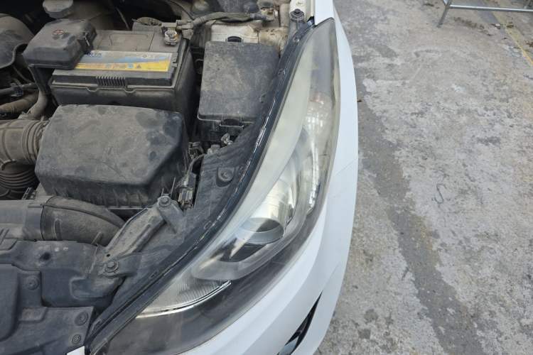 Used Hyundai Elantra (5th Generation / Langdong) 2016 1.6L Manual Luxury Model Engine Bay Left