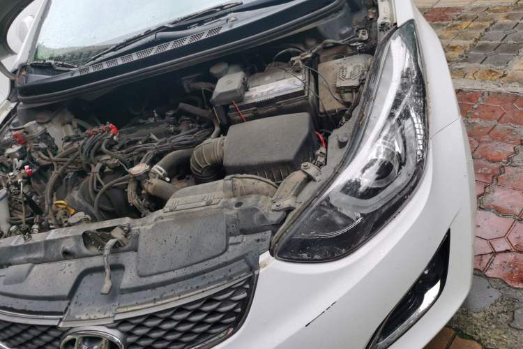 Used Hyundai Elantra (5th Generation / Langdong) 2016 1.6L Manual Luxury Model Engine Bay Left