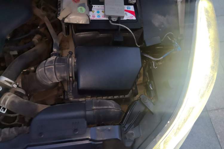 Used Hyundai Elantra (5th Generation / Langdong) 2016 1.6L Manual Luxury Model Engine Bay Left