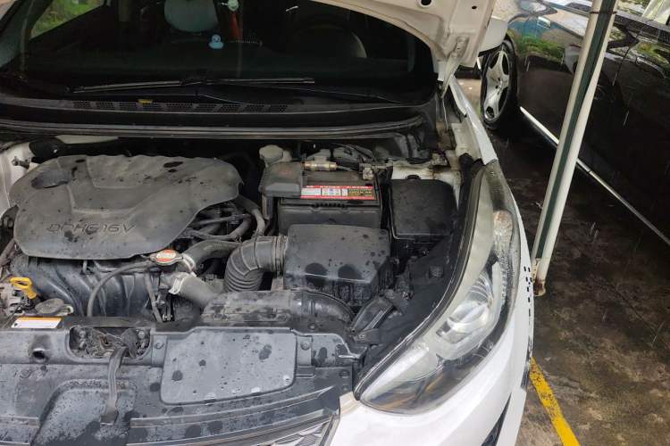 Used Hyundai Elantra (5th Generation / Langdong) 2016 1.6L Automatic Smart Version Engine Bay Left
