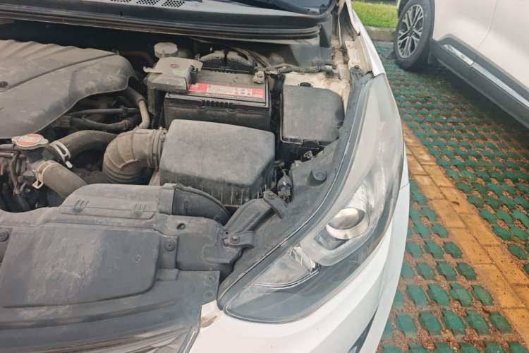 Used Hyundai Elantra (5th Generation / Langdong) 2016 1.6L Automatic Prestige Model Engine Bay Left