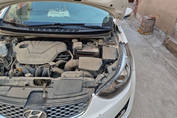 Used Hyundai Elantra (5th Generation / Langdong) 2016 1.6L Manual Luxury Model Engine Bay Left