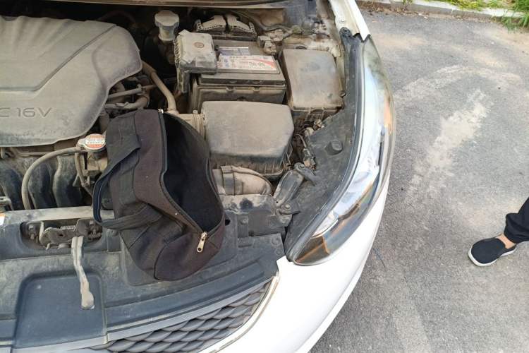 Used Hyundai Elantra (5th Generation / Langdong) 2016 1.6L Automatic Prestige Model Engine Bay Left