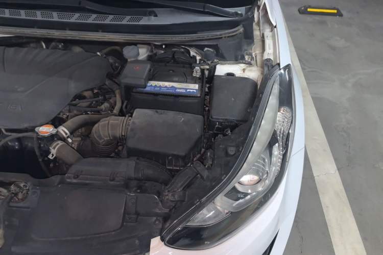 Used Hyundai Elantra (5th Generation / Langdong) 2016 1.6L Automatic Smart Version Engine Bay Left