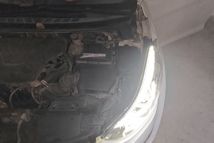Used Hyundai Elantra (5th Generation / Langdong) 2016 1.6L Manual Luxury Model Engine Bay Left