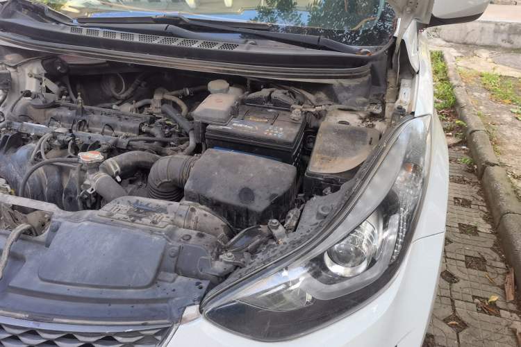 Used Hyundai Elantra (5th Generation / Langdong) 2016 1.6L Automatic Smart Version Engine Bay Left