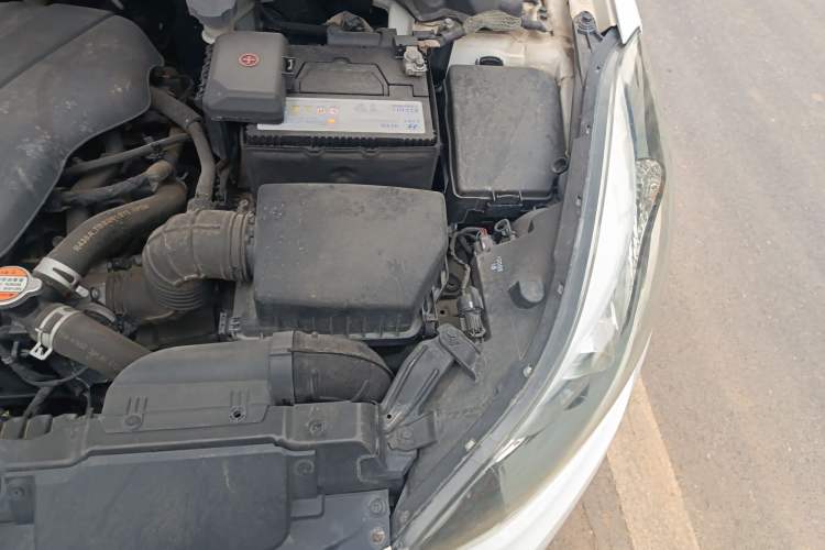 Used Hyundai Elantra (5th Generation / Langdong) 2016 1.6L Manual Luxury Model Engine Bay Left