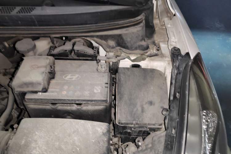 Used Hyundai Elantra (5th Generation / Langdong) 2016 1.6L Automatic Prestige Model Engine Bay Left