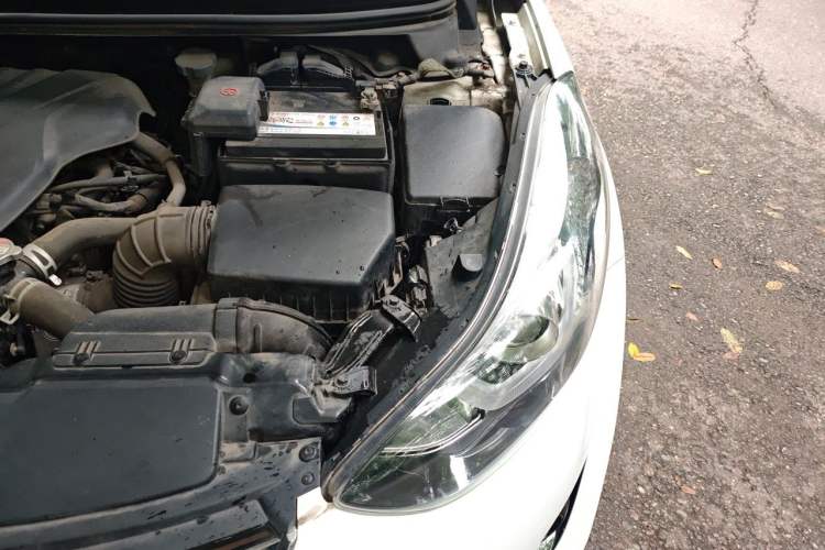 Used Hyundai Elantra (5th Generation / Langdong) 2016 1.6L Automatic Prestige Model Engine Bay Left