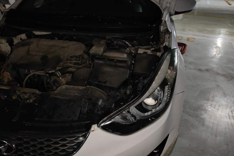 Used Hyundai Elantra (5th Generation / Langdong) 2016 1.6L Automatic Smart Version Engine Bay Left