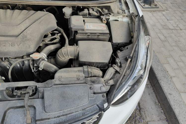 Used Hyundai Elantra (5th Generation / Langdong) 2016 1.6L Automatic Smart Version Engine Bay Left