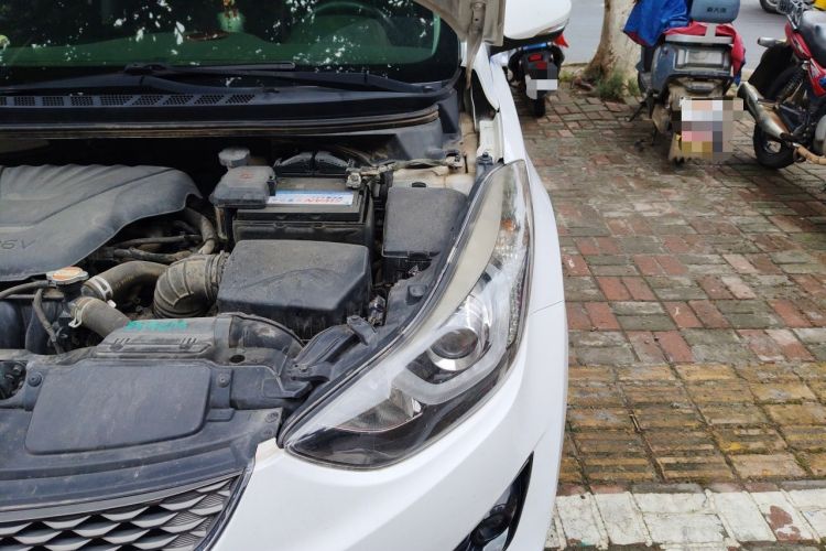 Used Hyundai Elantra (5th Generation / Langdong) 2016 1.6L Automatic Prestige Model Engine Bay Left