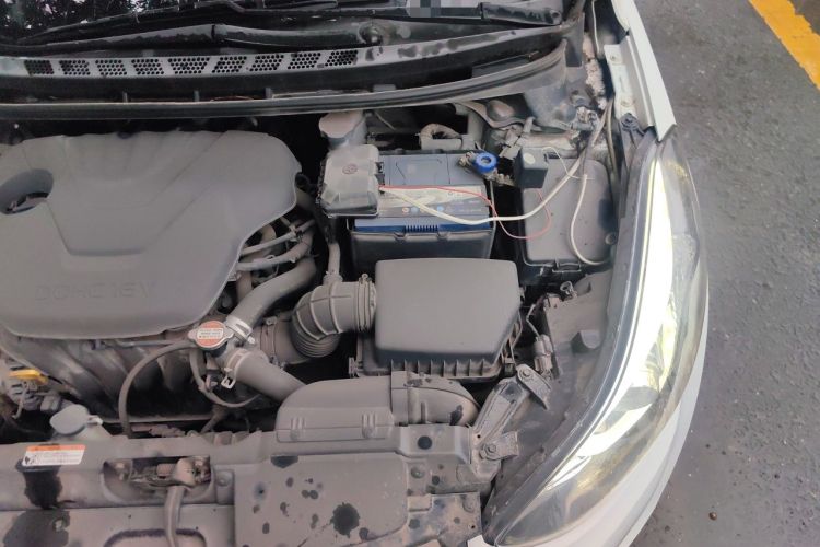 Used Hyundai Elantra (5th Generation / Langdong) 2016 1.6L Manual Luxury Model Engine Bay Left