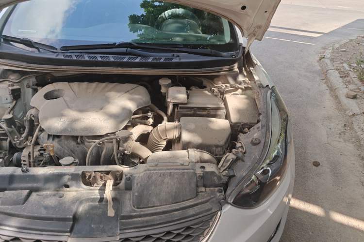 Used Hyundai Elantra (5th Generation / Langdong) 2016 1.6L Manual Luxury Model Engine Bay Left