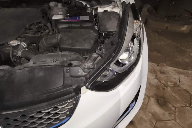 Used Hyundai Elantra (5th Generation / Langdong) 2016 1.6L Automatic Smart Version Engine Bay Left