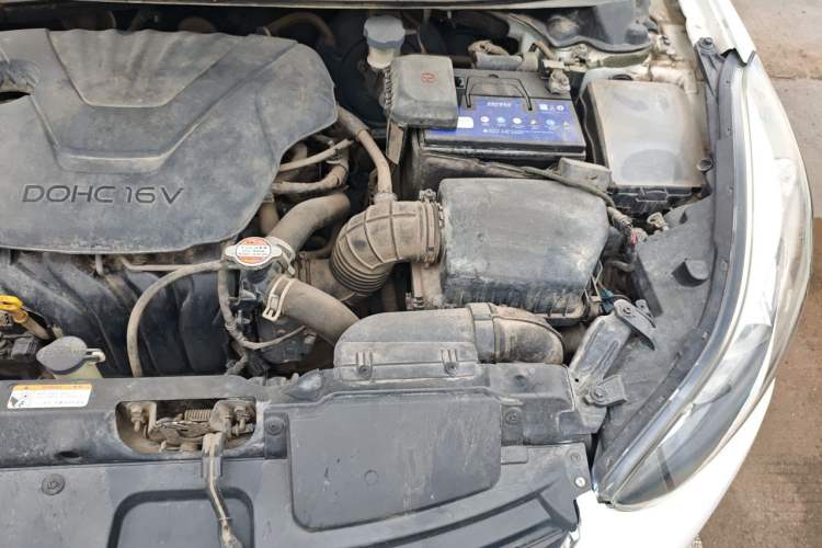 Used Hyundai Elantra (5th Generation / Langdong) 2016 1.6L Manual Luxury Model Engine Bay Left
