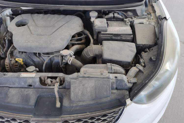 Used Hyundai Elantra (5th Generation / Langdong) 2016 1.6L Automatic Smart Version Engine Bay Left