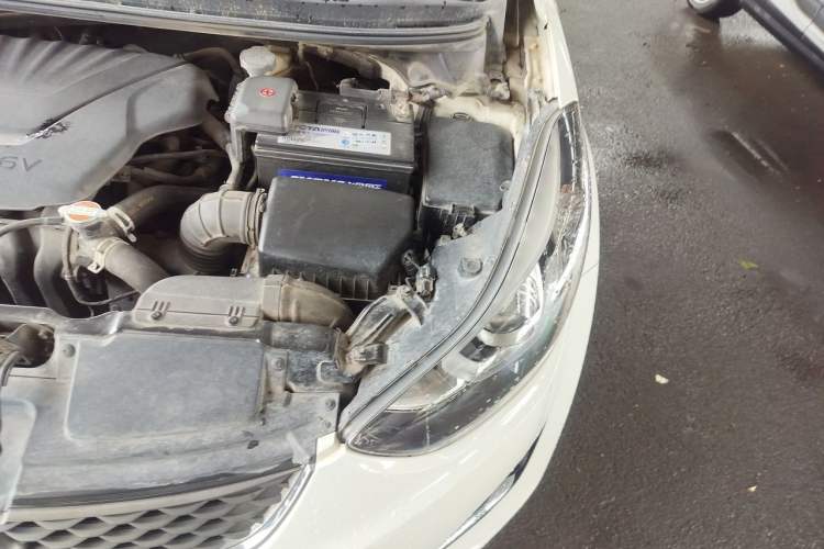 Used Hyundai Elantra (5th Generation / Langdong) 2016 1.6L Manual Luxury Model Engine Bay Left