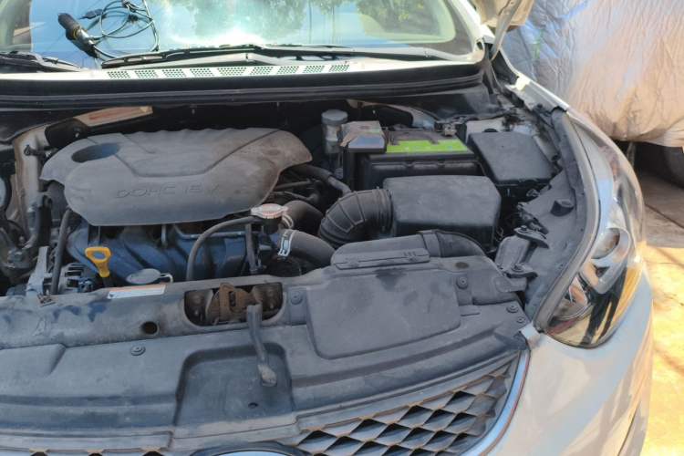Used Hyundai Elantra (5th Generation / Langdong) 2016 1.6L Manual Luxury Model Engine Bay Left