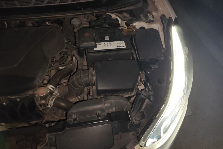 Used Hyundai Elantra (5th Generation / Langdong) 2016 1.6L Automatic Smart Version Engine Bay Left