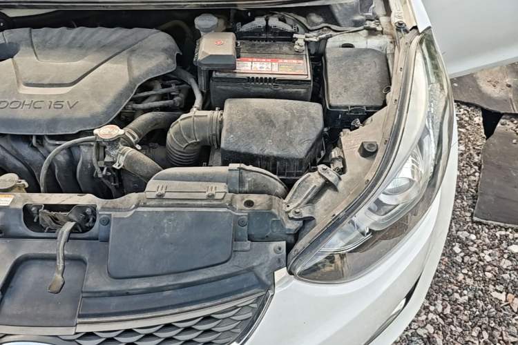 Used Hyundai Elantra (5th Generation / Langdong) 2016 1.6L Automatic Smart Version Engine Bay Left