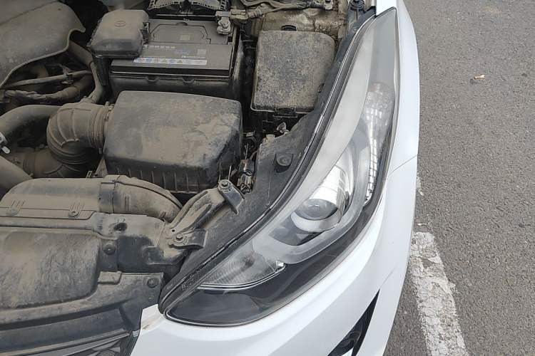 Used Hyundai Elantra (5th Generation / Langdong) 2016 1.6L Automatic Smart Version Engine Bay Left